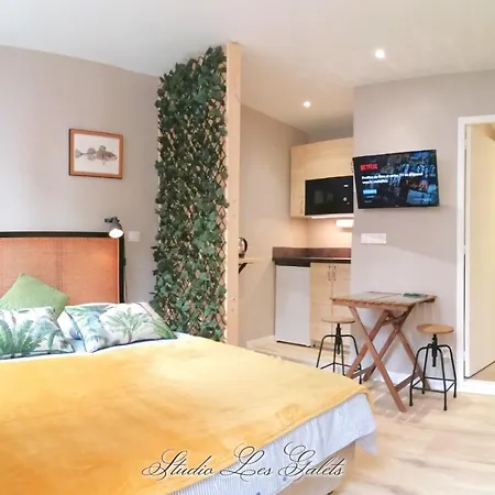 La Venelle Du Bassin Апартаменты