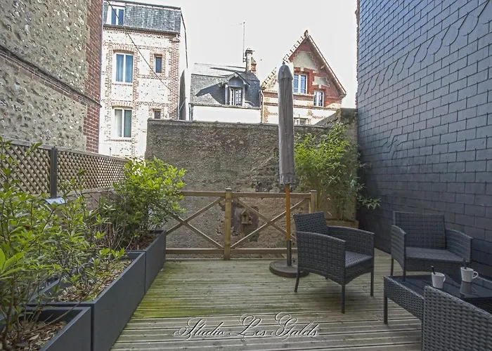 La Venelle Du Bassin *