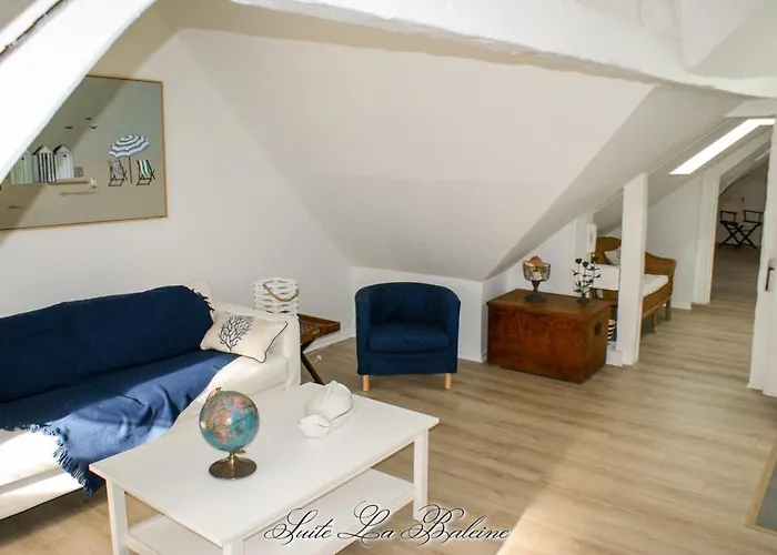 La Venelle Du Bassin Honfleur