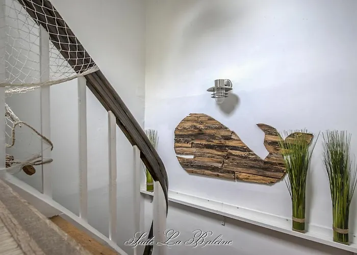 La Venelle Du Bassin Honfleur